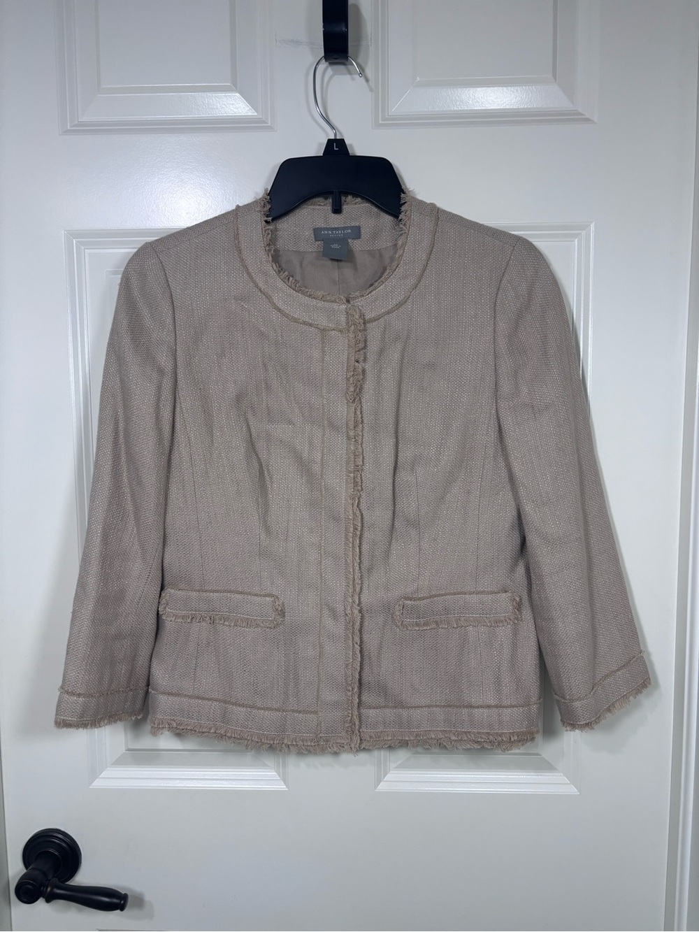 Ann Taylor Fringe Trim Cropped Tweed Jacket Women’s 6P Beige